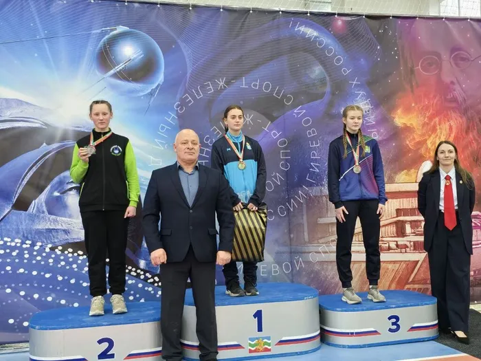 photo_5289604816529198546_y