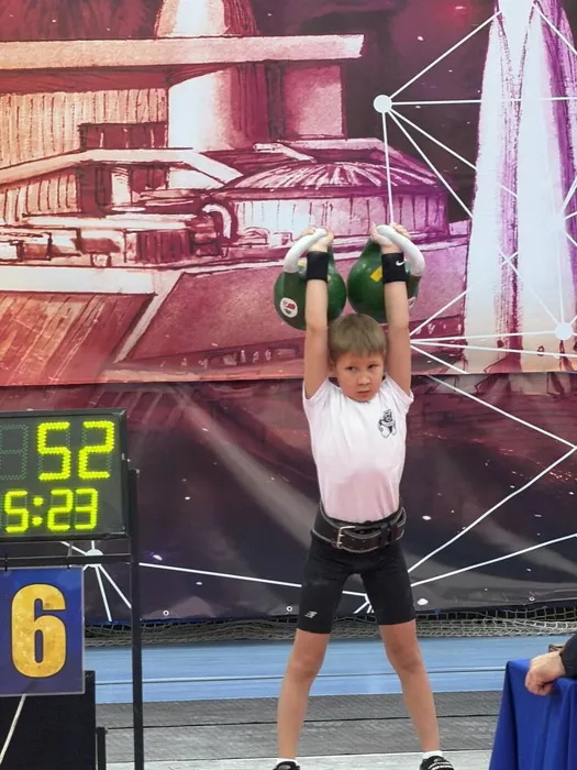 photo_5289604816529198545_y