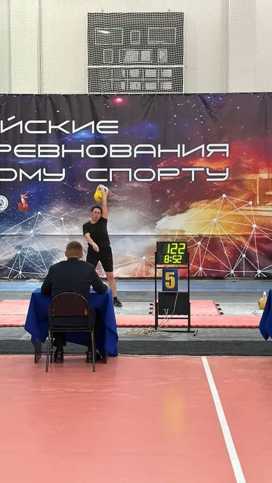 photo_5289604816529198549_y